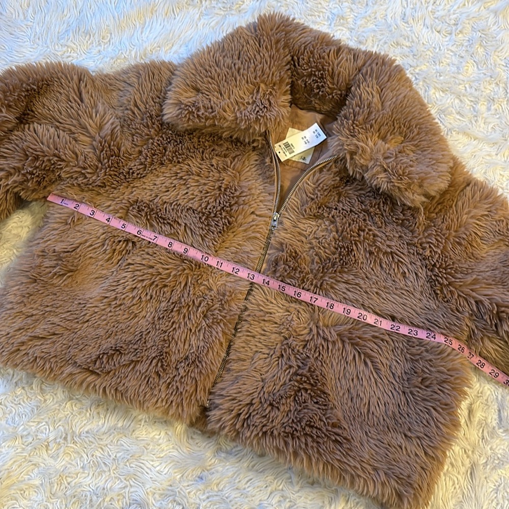 NWT Abercrombie & Fitch Drama Collar Faux Fur tan coat XL - Picture 7 of 13